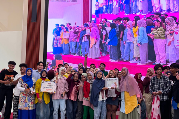 Penghargaan Best Performance kelas A Psikologi Komunikasi