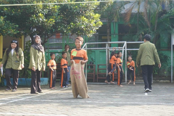 Keseruan siswa SDN Kalanganyar dalam rangkaian perlombaanr