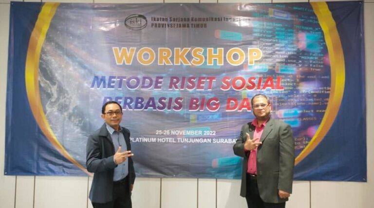 Foto Prof Catur Suratnoaji bersama Almarhum Dr. Irwan saat mengisi worshop Big Data/istimewa